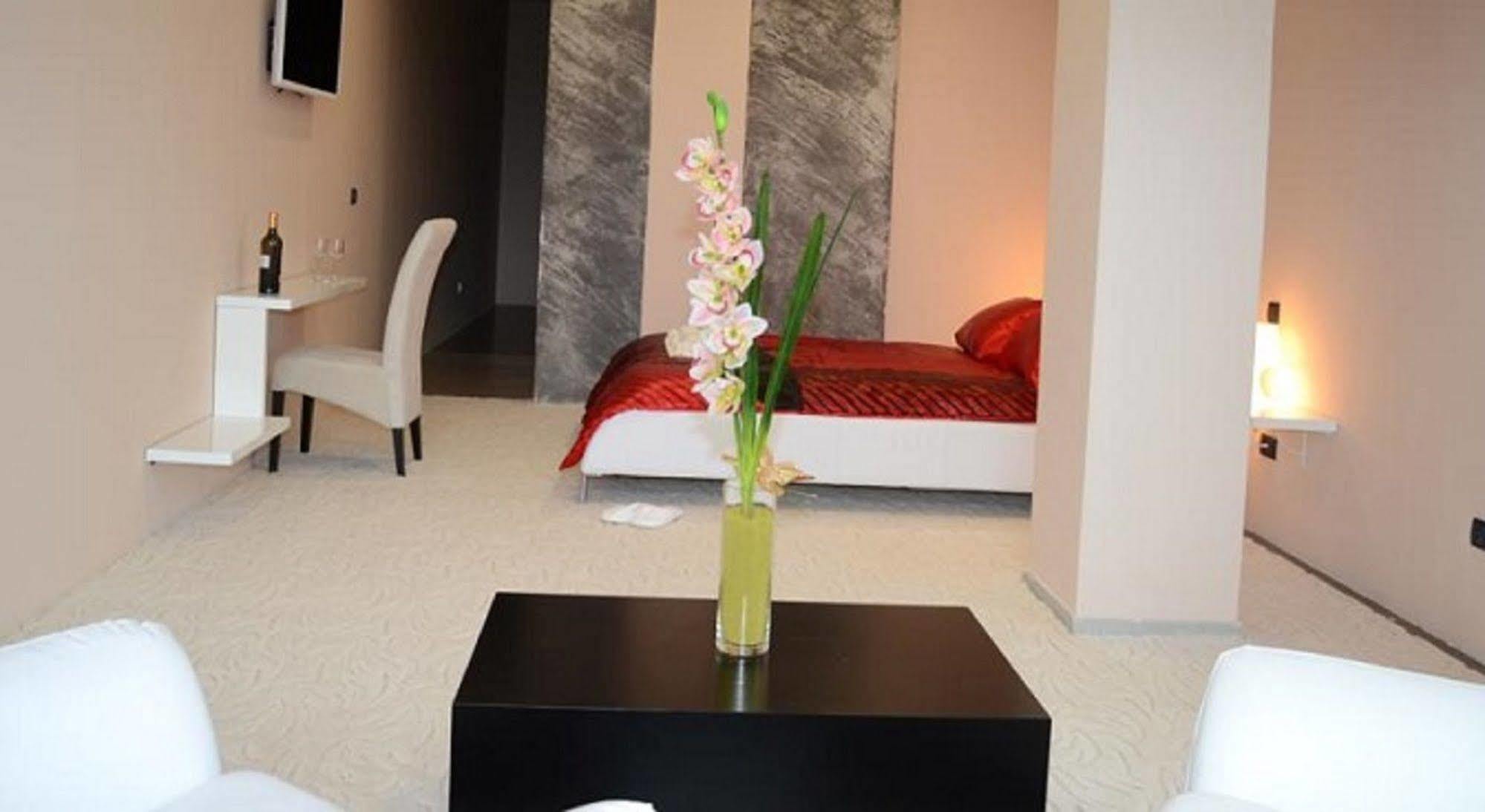 Hotel Metropolitan By Belgrade Arena ภายนอก รูปภาพ